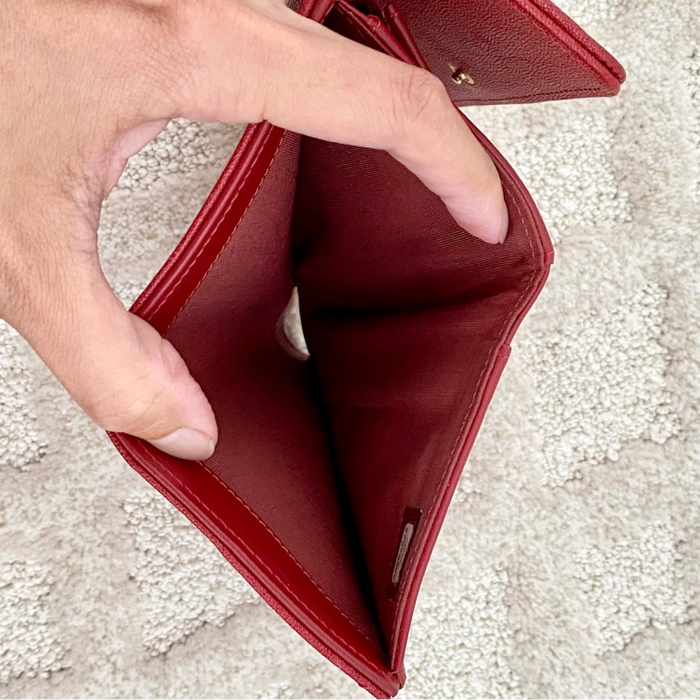 CHANEL🍒Red Quilted Trifold wallet with Gold Accent - Picture 9 of 16